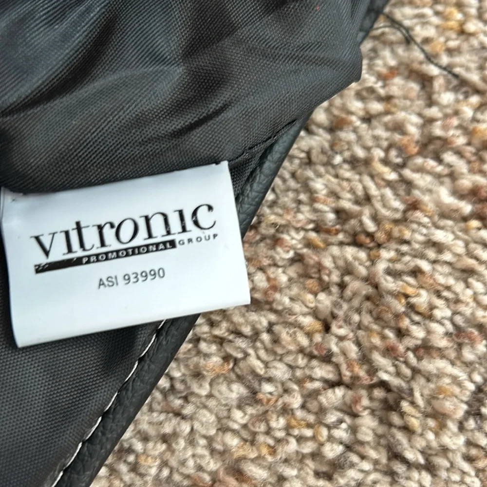 Vitronic Saucony Laptop/Messenger Bag, black.
